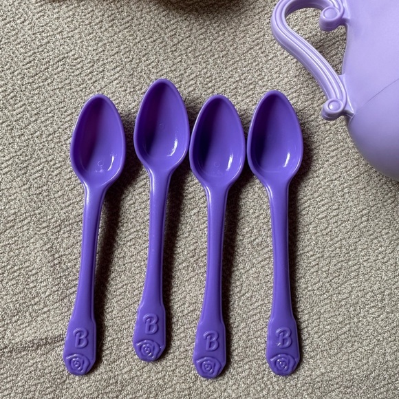 Barbie Tea Set - Picture 2 of 6